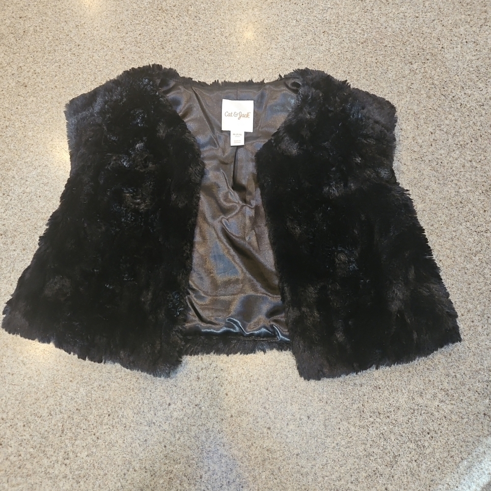 Cat & Jack Girl's Black Faux Fur Cropped Vest